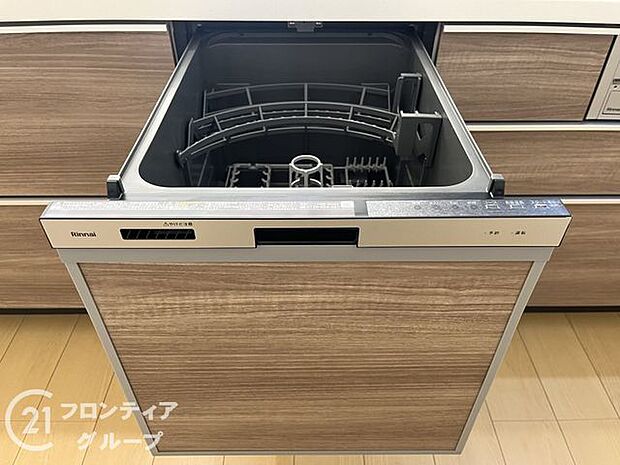 食器洗いの手間を大幅に減らし、時間を節約できる便利な食洗機付き!家事の負担を軽減し、自由な時間を増やすことができます。