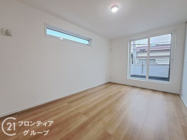 2面採光の明るい洋室は寝室にも子供部屋にも最適ですね