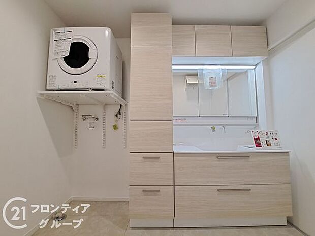 綺麗な洗面台で朝の身支度も気持ちよくしていただけますね