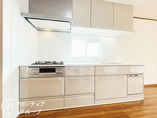 キッチンは、料理を楽しむための機能的な空間で、効率的な作業をサポートします