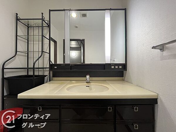 「いつかは」と思っていた住まい探しも、具体的に動き出すと意外とスムーズに進むものです。まずは気軽にご相談いただけます。