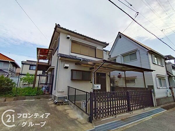 最寄りの「松ケ丘バス停徒歩3分、通勤通学に便利ですね