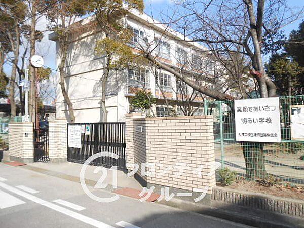 尼崎市立大成中学校 徒歩9分。 710m