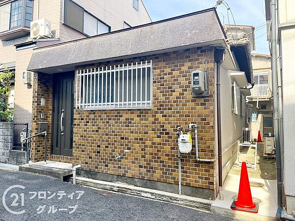 除角地のため、南側の窓からも明るく温かい光が差し込みます