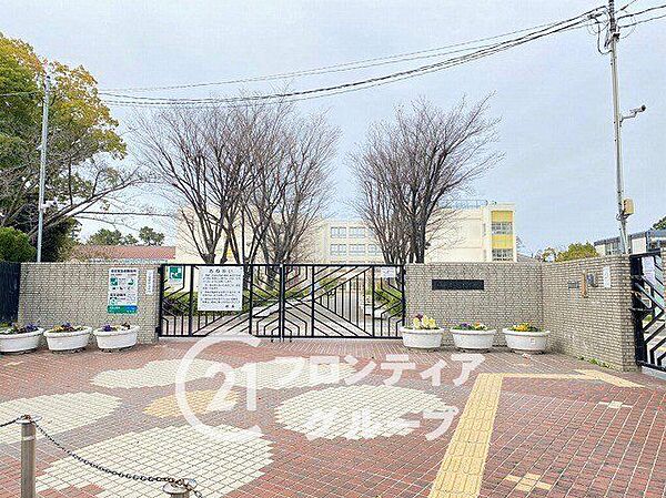 尼崎市立成文小学校 徒歩5分。 390m