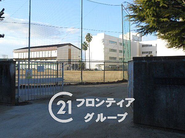 伊丹市立天王寺川中学校 徒歩4分。 320m