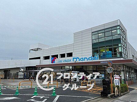 万代尼崎難波店 徒歩7分。 490m