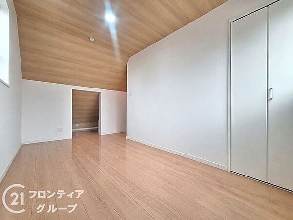 3階の子供部屋には収納スペースが多く、広々と子供が遊べる空間です！