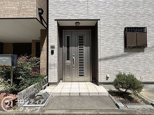 機能的な玄関で、毎日の生活がより便利に感じられます