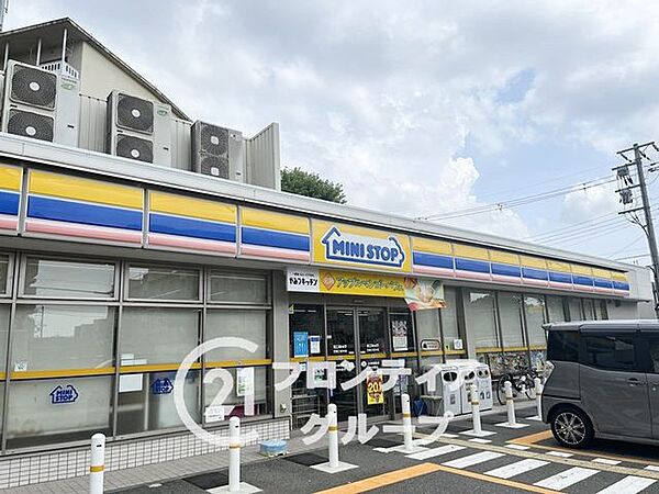 ミニストップ尼崎口田中店 徒歩3分。 240m