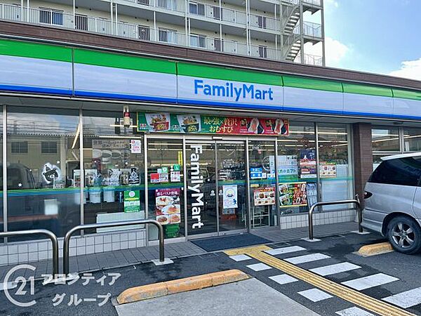 ファミリーマート稲穂姫島通店 徒歩1分。 70m