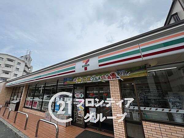 セブンイレブン尼崎神田南通6丁目店 徒歩3分。 240m