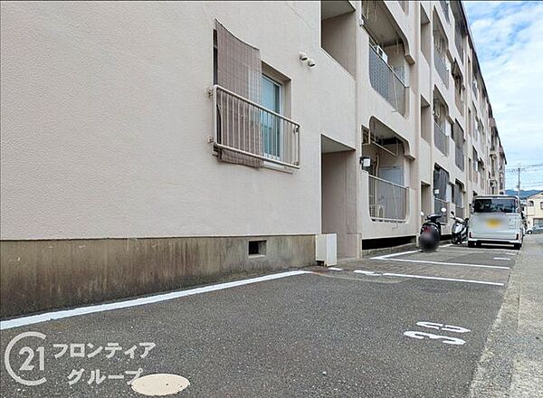 住まいの顔として相応しい、凛とした空気が流れるエントランス空間！プライバシーに配慮された設計と、丁寧な清掃が心地よい毎日をサポートする入り口です！