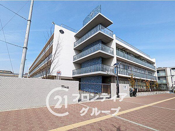 西宮市立南甲子園小学校 徒歩10分。 740m