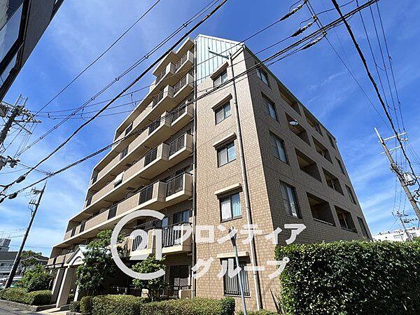 住まい選びは、価格や立地だけでなく、将来の暮らし方まで含めて考えることが大切です。今の段階で気になっていることを、まずスタッフに話してみてください