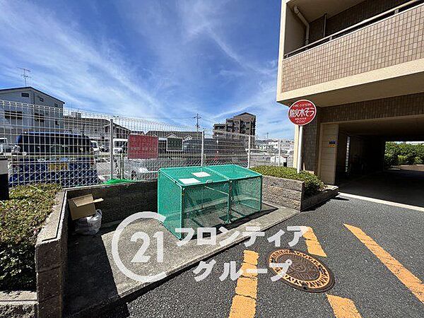 住まい選びは、価格や立地だけでなく、将来の暮らし方まで含めて考えることが大切です。今の段階で気になっていることを、まずスタッフに話してみてください