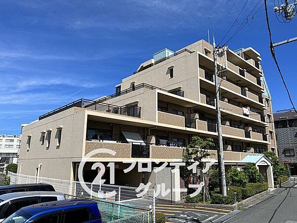 エリアの特性や周辺環境についての情報提供も行っています。物件だけでなく、地域の暮らしやすさも含めてご確認いただけます