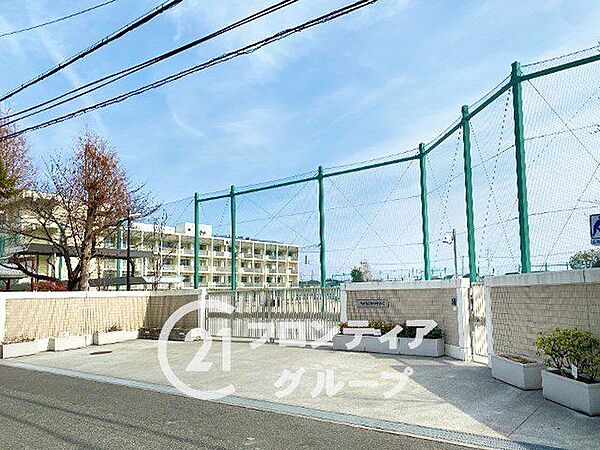 尼崎市立塚口中学校 徒歩10分。 730m