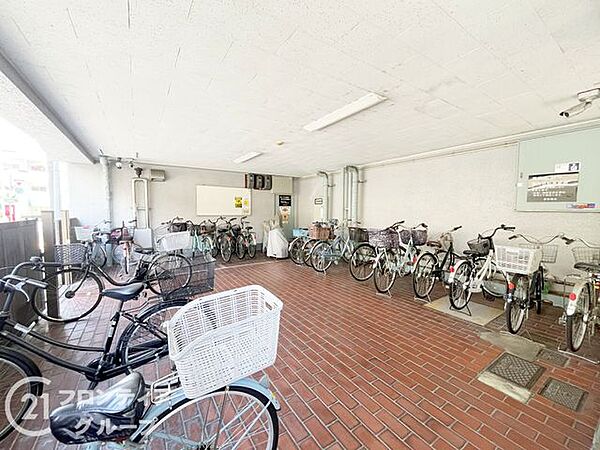 写真だけではわからない採光・広さ・周辺環境の実感は、実際に足を運んでみることが一番です。ご見学はいつでもご予約いただけます