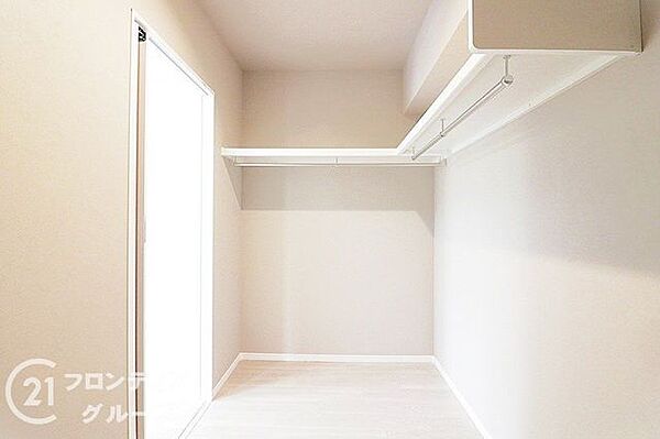 住まい選びは、価格や立地だけでなく、将来の暮らし方まで含めて考えることが大切です。今の段階で気になっていることを、まずスタッフに話してみてください