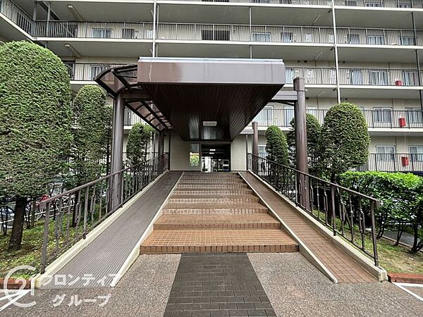 風格あるエントランスで、住む人に安心感を与えます