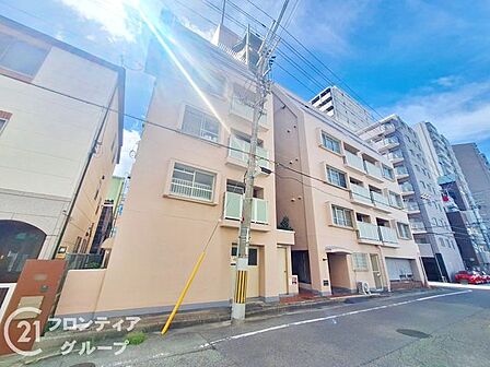 住まい選びは、価格や立地だけでなく、将来の暮らし方まで含めて考えることが大切です。今の段階で気になっていることを、まずスタッフに話してみてください