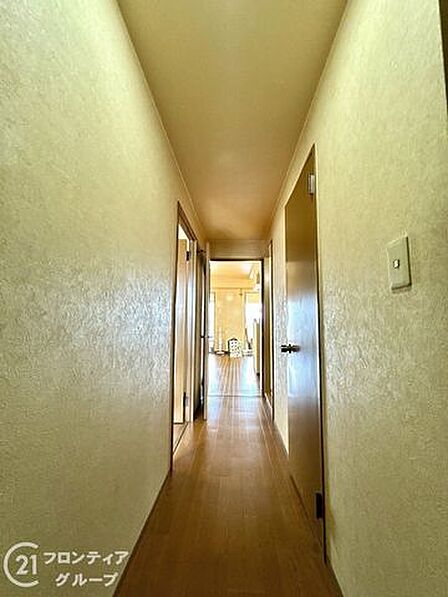 住まい選びは、価格や立地だけでなく、将来の暮らし方まで含めて考えることが大切です。今の段階で気になっていることを、まずスタッフに話してみてください