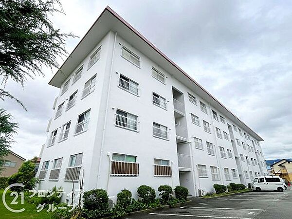 住まい選びは、価格や立地だけでなく、将来の暮らし方まで含めて考えることが大切です。今の段階で気になっていることを、まずスタッフに話してみてください
