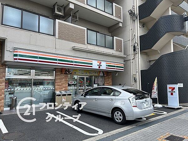 セブンイレブン尼崎杭瀬南新町店 徒歩4分。 310m