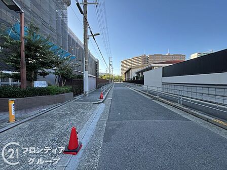 写真だけではわからない採光・広さ・周辺環境の実感は、実際に足を運んでみることが一番です。ご見学はいつでもご予約いただけます
