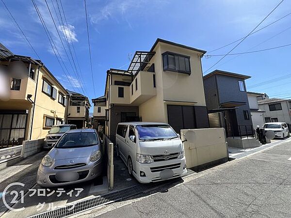 住まい選びは、価格や立地だけでなく、将来の暮らし方まで含めて考えることが大切です。今の段階で気になっていることを、まずスタッフに話してみてください
