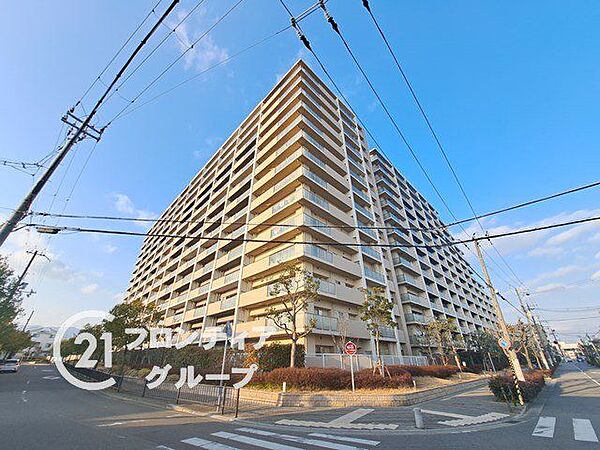 住まい選びは、価格や立地だけでなく、将来の暮らし方まで含めて考えることが大切です。今の段階で気になっていることを、まずスタッフに話してみてください