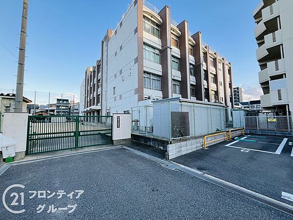 大阪市立柏里小学校 徒歩5分。 390m