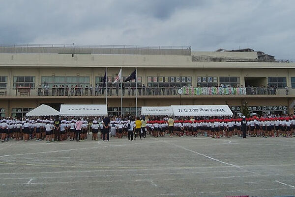 画像22:【小学校】八王子市立みなみ野君田小学校まで552ｍ