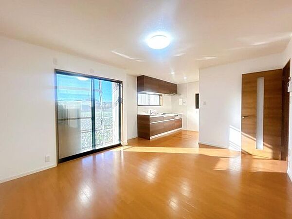 【住宅ローン減税対象】価格には消費税、リフォーム費用を含みます。内覧ご希望の方はお電話ください。