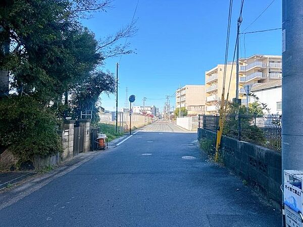 【前面道路】幅員約6ｍございますので運転が苦手な方も安心ですね。
