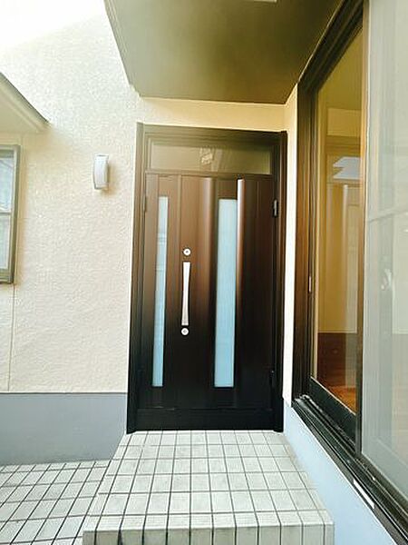 玄関ドア交換済み