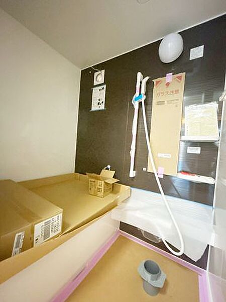 【バス　リフォーム中！】お風呂はハウステック製のものに新品交換いたします！