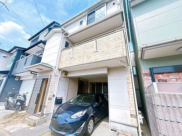 価格には消費税を含みます。自社物件につき随時ご案内可能。内覧希望の方はお電話ください。