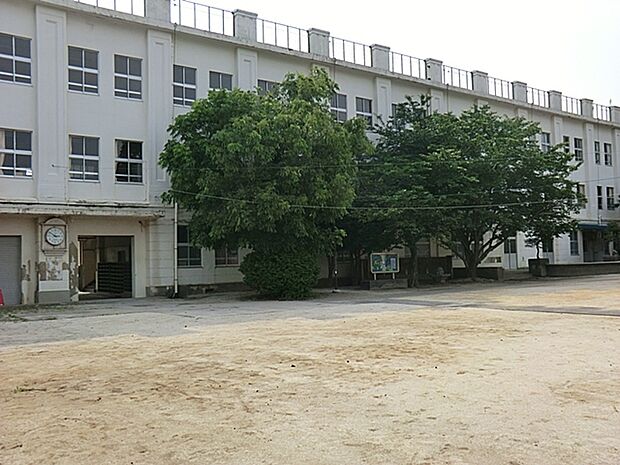 中央小学校（1700m）