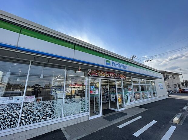 ファミリーマート取手白山店（360m）