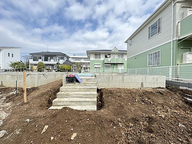 〜完成物件もご案内可能〜 ・ご案内時には実際の立地に加え、同メーカー・同仕様の完成物件もご案内可能です。 ・ぜひ現地と建物をご覧いただき、具体的にイメージしてみてくださいませ。 