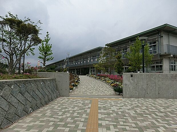 美郷台小学校（804m）