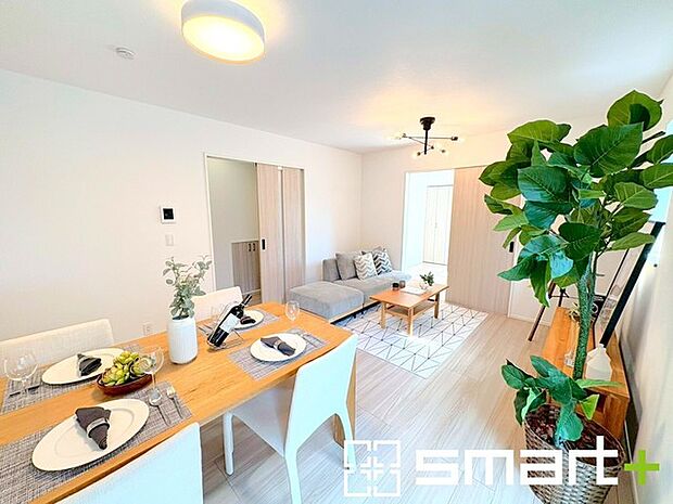 〜家具の配置がしやすい間取〜 ・ＬＤＫはリビングとダイニングの境目が分かりやすくなっており、家具の配置がしやすい造り。 ・どんなインテリアにするか考えるだけでも楽しくなりますね。 