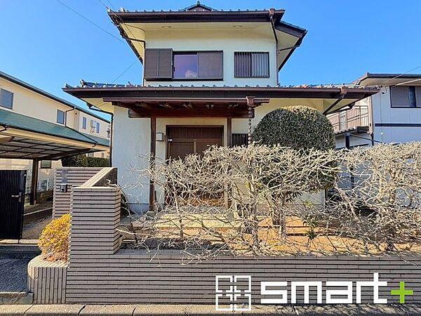 ～閑静な住宅街の立地～ ・周辺は閑静な住宅街となっておりますので、静かな暮らしをご実現いただけます。 ・前面道路の交通量も多くないので、小さなお子様がいるご家庭でもご安心ですね。