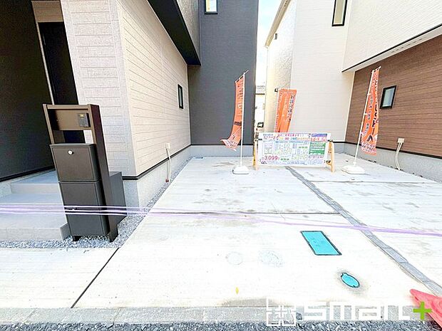 〜駐車場ももちろんございます〜 ・駐車場もありますので、お車をご利用される方にもお勧めのお住まいです。 ・カーポートなどのオプションもお気軽にご相談くださいませ。 