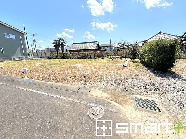 ～全5区画の新規コミュニティ～ ・新規開発現場の綺麗な街並み。新しい区画で新しい生活をスタートしませんか。 ・古い街並みにポツンと建つ場合に比べて周囲に溶け込みやすいのも嬉しいポイント。