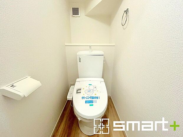 〜やはり便利なタンク式トイレ〜 ・最近はタンクレストイレもございますが、タンク式の場合は停電時もお水を流すことが可能。 ・故障時なども比較的費用が安くなるなど、メリットが多くなります。 