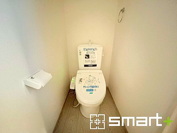 〜やはり便利なタンク式トイレ〜 ・最近はタンクレストイレもございますが、タンク式の場合は停電時もお水を流すことが可能。 ・故障時なども比較的費用が安くなるなど、メリットが多くなります。 