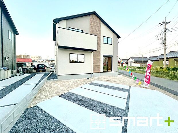 〜カースペース2台分〜 ・セカンドカーや来客時にも困らないカースペース2台分。物置や駐輪スペースなどにも利用できますね。 ・カーポートなどのオプションもお気軽にご相談くださいませ。 